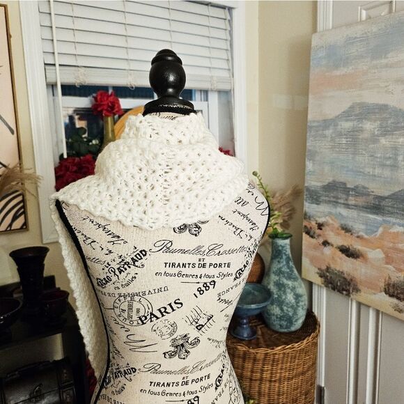 New Aerospostal Crochet Acrylic Stylish Infinity Scarf - Picture 6 of 14